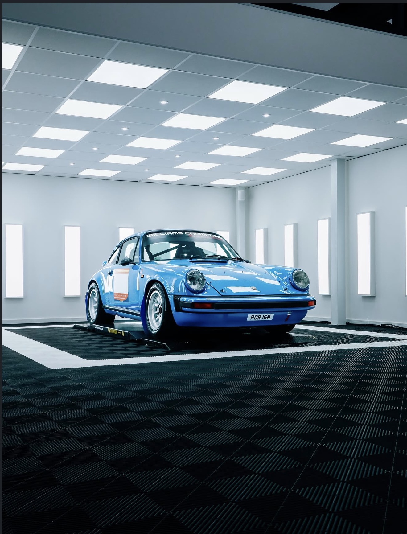 Williams Crawford Porsche 911 — finished in the Exeter studio.